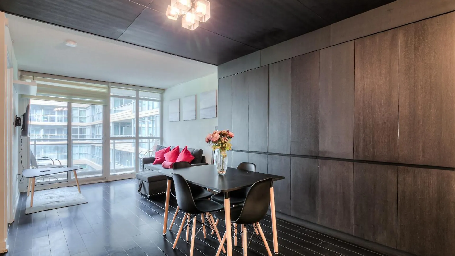 Modern Stylish Condo - 5 Min From Cn Tower Toronto 0*,  Canada