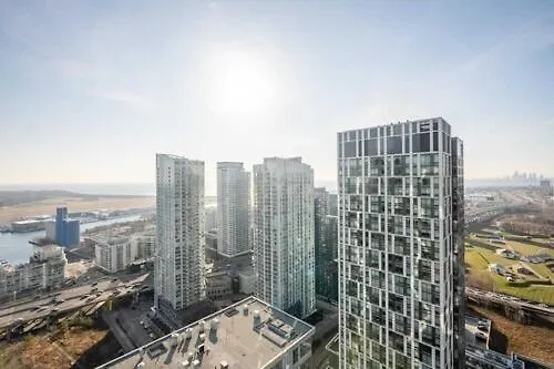 Modern Stylish Condo - 5 Min From Cn Tower Toronto Holiday home