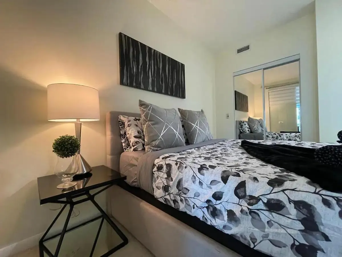 Modern Stylish Condo - 5 Min From Cn Tower Toronto 0*,