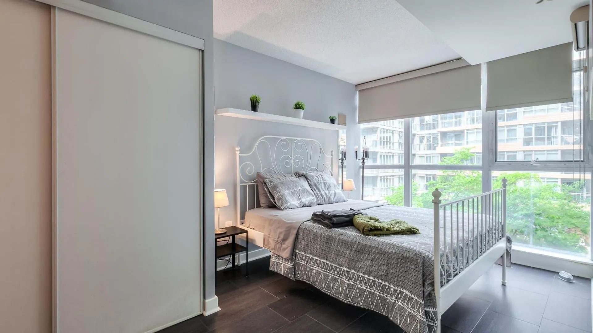 Holiday home Modern Stylish Condo - 5 Min From Cn Tower Toronto