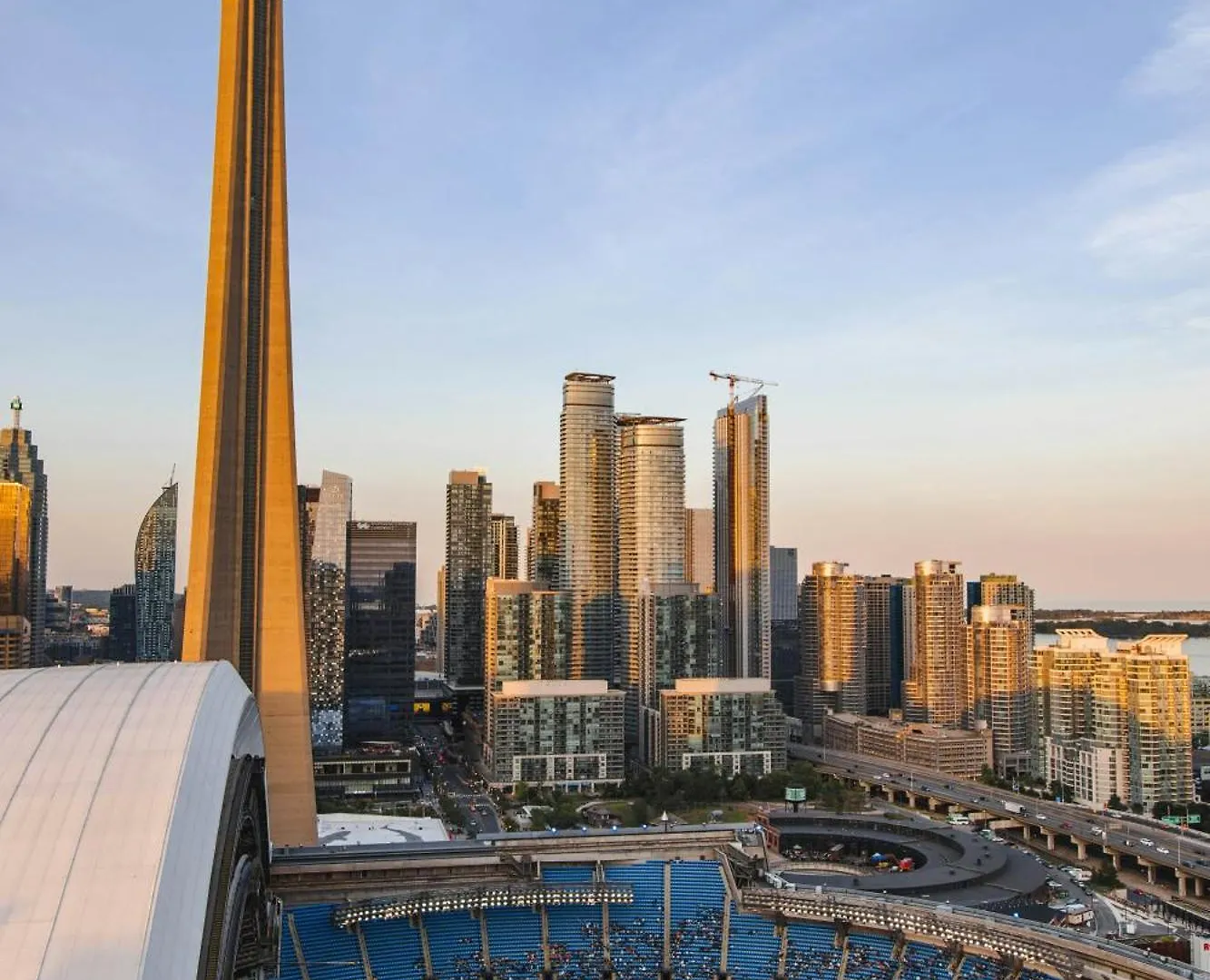 Modern Stylish Condo - 5 Min From Cn Tower Toronto Canada